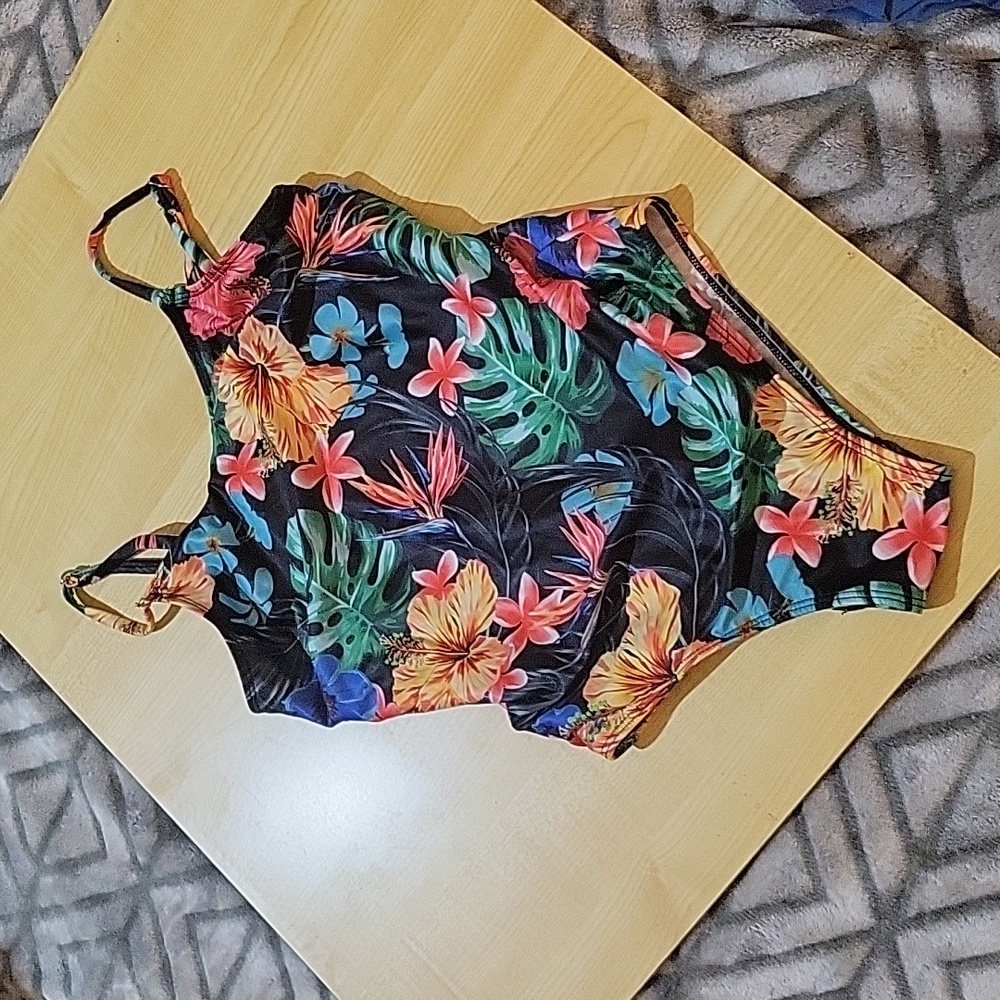 Girls swimsuit size XXL